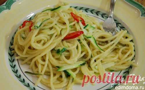 Спагетти с цукини, розмарином и чесноком