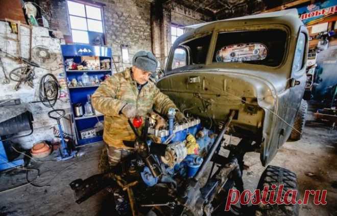 Пенсионер из России своими руками собрал коллекцию из 80 советских автомобилей! И не собирается останавливаться на достигнутом!


 

Автомобили являются одним из самых популярных увлечений среди мужчин. Некоторые даже находят в себе силы и средства для того, чтобы заняться коллек…