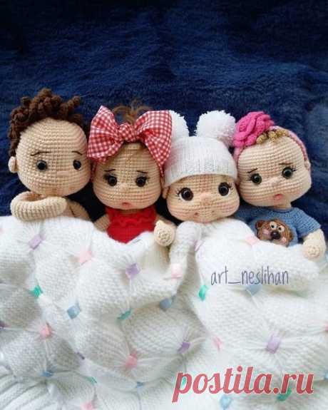 Пупсики

#пупс_крючком@knit_toyss, #крючком_игрушка@knit_toyss

Пряжа YarnArt Jeans
Крючок 2 мм

Источник: https://www.instagram.com/p/CPDMkvKnc4s/