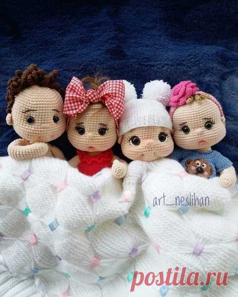 Пупсики

#пупс_крючком@knit_toyss, #крючком_игрушка@knit_toyss

Пряжа YarnArt Jeans
Крючок 2 мм

Источник: https://www.instagram.com/p/CPDMkvKnc4s/