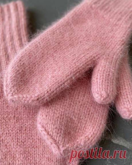 Вяжем тёплые варежки спицами!
Краткое описание от evgeniya_yakovkina
Пряжа Пух норки в 5 нитей + 2 доп. нити.
Спицы 4 и 5