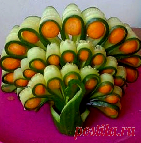 ПАВЛИН  ИЗ  ОГУРЦА