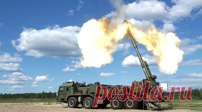 Огненный цветок: какими преимуществами обладает новая российская артиллерийская установка «Мальва». «Ростех» сообщил о поставке в войска первой партии новейших самоходных артиллерийских орудий «Мальва». Эта колёсная установка использует снаряды 152-мм калибра и может вести огонь осколочно-фугасными боеприпасами по целям на расстоянии более 24 км. Запас хода САУ без дозаправки превышает 1 тыс. км. По словам аналитиков, самоходные артустановки на колёсной базе дешевле и манёвреннее гусеничных…