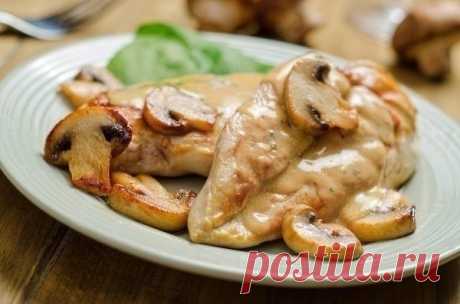 Куриное филе в сливочно-грибном соусе