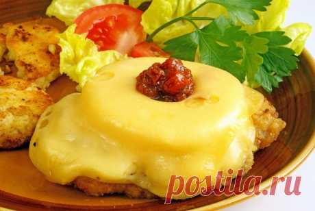 Мясо по-французски. Готовим отбивные – кулинарный рецепт с фото, как приготовить на Вкусно Дома Мясо по-французски. Готовим дома нежные и сочные отбивные из свинины. Простой рецепт приготовления мяса по-французски. Как приготовить мясо отбивные по-французски.