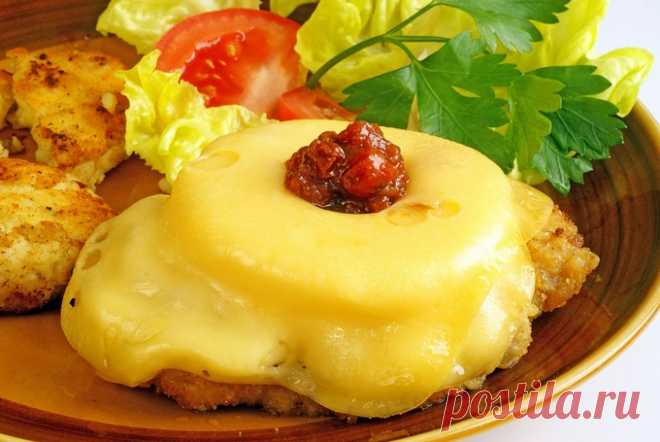 Мясо по-французски. Готовим отбивные – кулинарный рецепт с фото, как приготовить на Вкусно Дома Мясо по-французски. Готовим дома нежные и сочные отбивные из свинины. Простой рецепт приготовления мяса по-французски. Как приготовить мясо отбивные по-французски.