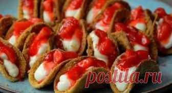 Mini Cheesecake Tacos