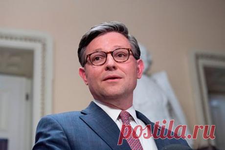 В Конгрессе США проигнорируют закон о помощи Украине. Спикер Палаты представителей Конгресса США Майк Джонсон намерен проигнорировать закон о пакете помощи Украине. Он резко раскритиковал закон о военной помощи Украине, предварительно одобренный Сенатом США. По мнению журналистов The Associated Press, Джонсон проигнорирует законопроект и не выставит его на голосование.