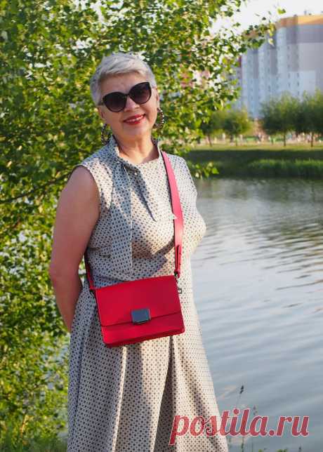 Платье серенькое с пятнышками от лена калугина: Сшито по выкройке Платье с летящей юбкой №113 B (Burda 9/2018), 30.05.2023 / Фотофорум на BurdaStyle.ru 
Просто мечтала быстрее дошить это платье и надеть с массивными босоножками. Казалось, это будет очень красивый контраст нежного с грубым. Не будем... | Платье серенькое с пятнышками от лена калугина
