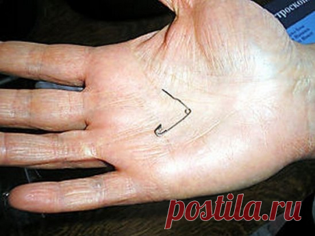 ЗАГОВОРЫ НА БУЛАВКУ!!!
 — Чтобы не потерять рецепт, жмите класс, а потом поделиться.
 — В народе издавна считается, что если булавку приколоть к внутреннему шву одежды, не страшны будут ничьи помыслы плохие, да никто порчу навести не сможет. Бывает в жизни такое, сначала все хорошо идет, и кажется, что так еще долго будет продолжаться, и вдруг словно переломится что-то: настроение ни с того ни с сего все время плохое, близкие люди вызывают раздражение, дела не клеятся, все наперекосяк идет. Редк