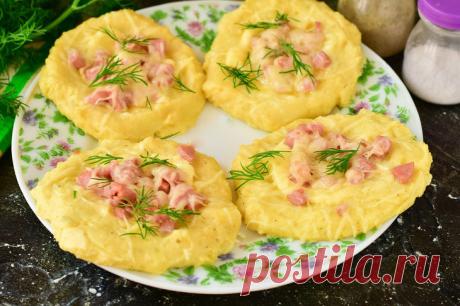 Ватрушки картофельные с колбасой и сыром: рецепт с фото пошагово