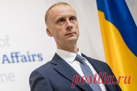 Бывший представитель МИД Украины стал генконсулом в Торонто. Экс-представитель министерства иностранных дел Украины Олег Николенко стал генеральным консулом Украины в Торонто. Бывший пресс-секретарь ведомства добавил, что это «новая ответственность» для него. Он также поблагодарил за доверие главу ведомства Дмитрия Кулебу и президента страны Владимира Зеленского.