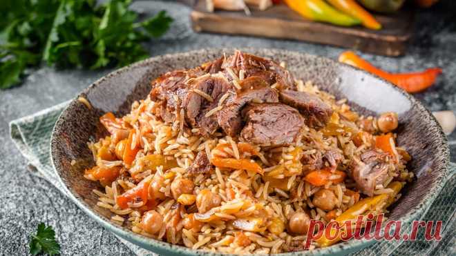 ВКУСНЫЙ РАССЫПЧАТЫЙ ПЛОВ В МУЛЬТИВАРКЕ! ПродуктыРис (лучше всего пропаренный длиннозерный) - 500 гМясо (любое) - 500 гМорковь - 2 шт.Лук репчатый - 2 шт.Чеснок - 3 головкиМасло растительное - 100 млСоль и специи по вкусу.Воды - выше риса на 1-1,5 см