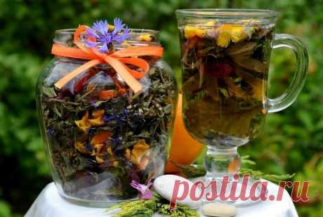 Ароматные смеси для приготовления полезного травяного чая Вкусные и ароматные травяные чаи, приготовленные самостоятельно, станут отличной альтернативой покупным. Они отличаются не только приятным ароматом и вкусом, но и очень полезны.90% травяных чаев...