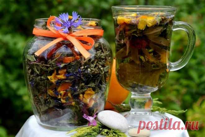 Ароматные смеси для приготовления полезного травяного чая Вкусные и ароматные травяные чаи, приготовленные самостоятельно, станут отличной альтернативой покупным. Они отличаются не только приятным ароматом и вкусом, но и очень полезны.90% травяных чаев...