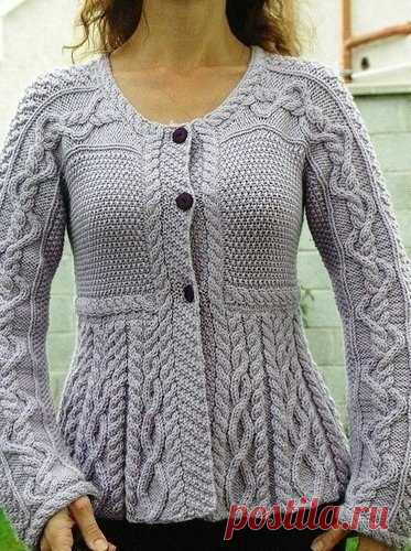 Стильный жакет с косами