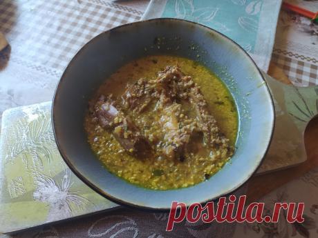 Курица по-абхазски, в ореховом соусе.