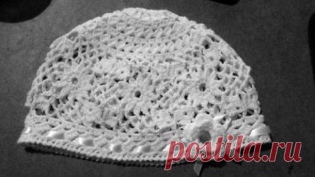 Шапочка на лето для девочки с цветочными мотивами | Вязание крючком и спицами