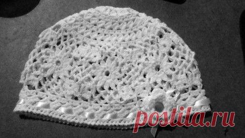 Шапочка на лето для девочки с цветочными мотивами | Вязание крючком и спицами