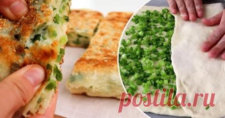 Слоистый луковый хлеб на сковороде - Будет вкусно - 30 мая - 43151772618 - Медиаплатформа МирТесен Зеленый лук сейчас в изобилии, так почему бы не приготовить с ним ароматную вкуснятину? Возиться особо не придется. Готовится наш луковый хлеб на сковороде, поэтому даже не понадобится включать духовку. Попробуйте, «Со Вкусом» рекомендует! Как приготовить луковый хлеб на сковороде Благодаря дрожжам - 30 мая - 43151772618 - Медиаплатформа МирТесен