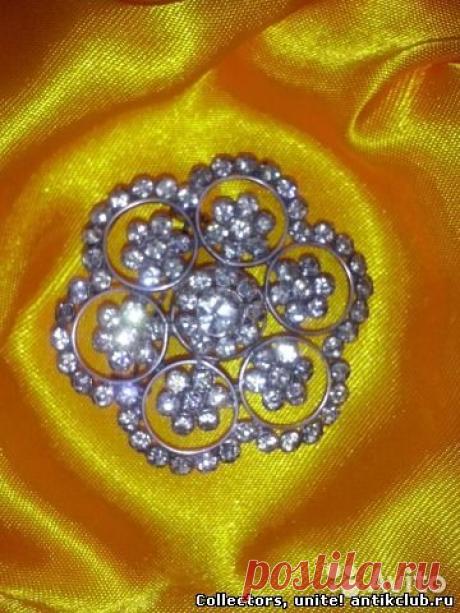 Антикварная брошь серебро,вставки фианиты.