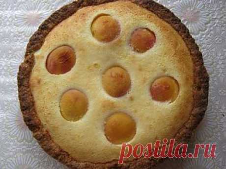 Пирог с творогом и персиками