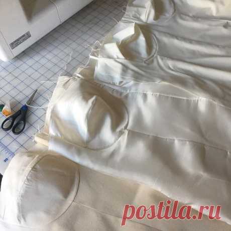 Публикация Digital PDF Sewing Patterns в Instagram • Окт 10 2017 в 12:15 UTC 41 отметок «Нравится», 4 комментариев — Digital PDF Sewing Patterns (@mppboutiquepatterns) в Instagram: «Fashion designers learn how to build. Pictured are 3 complete layers, for one dress. #muslin…»