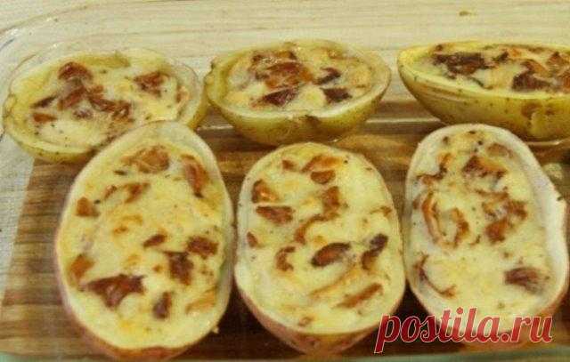 Невероятно вкусный жульен в картофеле.