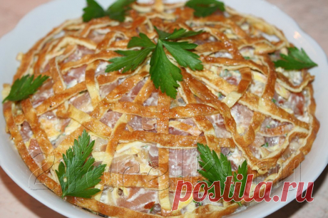 Салат «Корзинка» Вкусный праздничный салатик. Но много его не съешь - очень сытный!