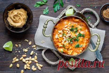 Das einfache Rezept für Erdnuss Hähnchen Topf. Mit Hähnchenbrustfilet für Erdnuss-Fans, afrikanisch angehaucht schmeckt der Familie & Gäste.