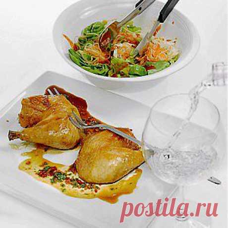 Глазированная в меду курица с салатом из латука, романо, пекинской капусты и кимчи рецепт – американская : основные блюда