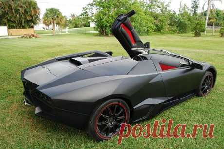 Очень симпатичная копия Lamborghini Reventon Roadster