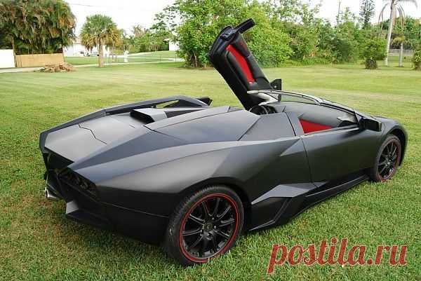 Очень симпатичная копия Lamborghini Reventon Roadster