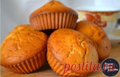 ПЫШНЫЕ МАННЫЕ КЕКСЫ 

ИНГРЕДИЕНТЫ: 
 Манная крупа — 1 стакан 
 Кефир — 1 стакан 
 Яйцо — 1 шт. 
 Сода 
 Сахар — 1 стакан 
 Мука — 1 стакан 
ПРИГОТОВЛЕНИЕ: 
1. Стакан манной крупы залить стаканом кефира, дать настояться минут 40. Затем добавить 1 яйцо, размешать. 
2. Добавить половину чайной ложки соды (загасить уксусом), теперь отправить туда 1 стакан сахара и 1 стакан муки. Эту смесь хорошенько вымешать (блендером), нагреваем духовку до 200 °C, тем временем наполняем форм...