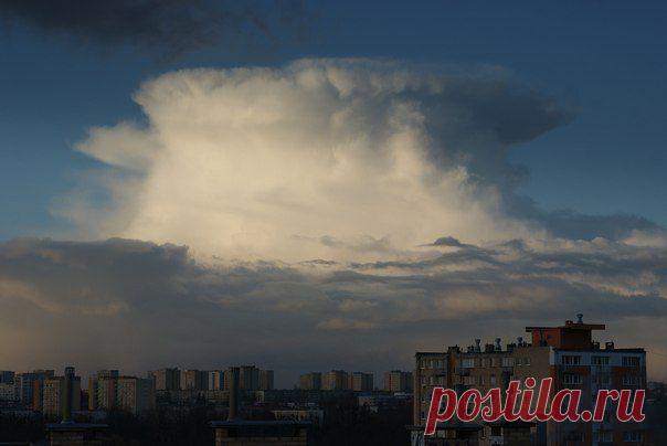 Кучево-дождевое облако и мамматусы 2 апреля 2015,  Познань, Польша / Социальная погода