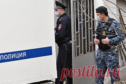 В Москве задержали обвиняемого в совершенном в 2010 году изнасиловании. В Москве полиция задержала мужчину, который изнасиловал женщину в 2010 году. Им оказался уроженец Таджикистана 1986 года рождения. В ходе допроса фигурант признал свою вину. В ближайшее время следствие намерено ходатайствовать перед судом об избрании ему меры пресечения.