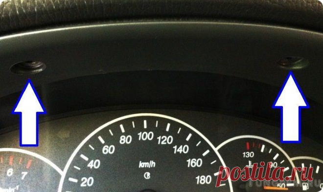 Снятие и установка приборной панели на Lada Priora
Для того чтобы выполнить снятие приборной доски из инструментов нужно запастись фигурной отверткой, спросите зачем снимать приборную панель, ну допустим для того чтобы заменить перегоревшую лампочку подсветки, или же хотите поменять подсветку чтобы горела другим цветом.