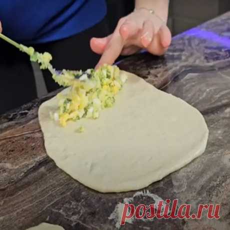 Пузырчатые пирожки с хрустящей корочкой. Рецепт на лучшем тесте - В кастрюльке - Медиаплатформа МирТесен