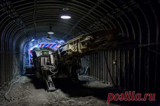 Строительство почти километрового тоннеля в горе завершили на колымском руднике Матросова