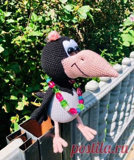 PDF Ворона Алёна крючком. FREE crochet pattern; Аmigurumi bird patterns. Амигуруми схемы и описания на русском. Вязаные игрушки и поделки своими руками #amimore - ворона, ворон, птица, птичка.