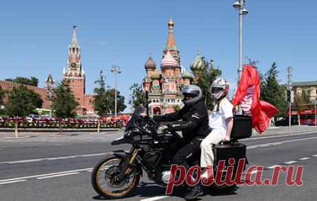 В Москве дали старт индийской мотоэкспедиции до Владивостока. В экспедиции принимают участие 17 путешественников из Индии