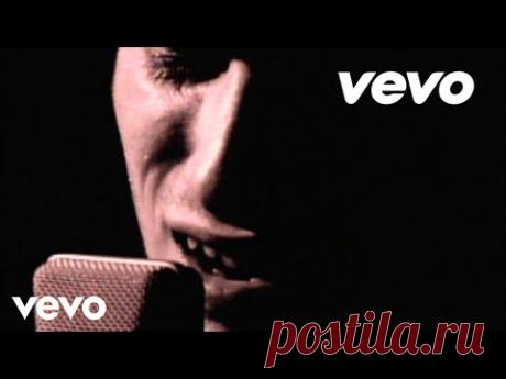 Jeff Buckley - Hallelujah (Official Video) | He sings crazy good. I don't mean his voice, though that is really good too, but the pure emotion he pored into this... (c)