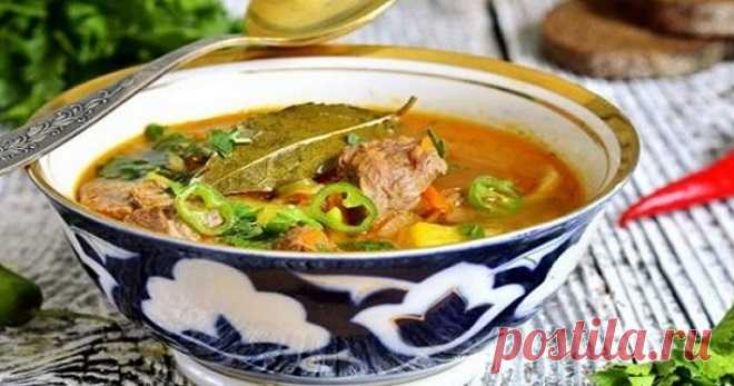 Шурпа из свинины - вкусное и очень сытное блюдо с простыми рецептами  

Шурпа из свинины превосходит горячее из баранины. Если в случае с последней, требовались определенные части туши, то здесь, можно получить наваристый бульон из любой. К тому же, мясо лишено специфи…
