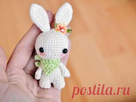 Como hacer un conejo en amigurumi - Patrones gratis Patrón con el Paso a paso para hacer un lindo conejo en amigurumi. DIY Lola Bunny AmigurumiDIY Preciosa Conejita amigurumiPatrón conejito de pascua en amigurumiPatrón de conejo amigurumiConeja embarazada y bebésPatrón Coneja con corona de FloresConeja de colorines amigurumiConejo amigurumi Little LucasConejitos amigurumi, patrón gratisConejito amigurumi pequeño.Conejo amigurumi Patrón GratisConejitos de PascuaDIY conejos amigurumi, peluche y …