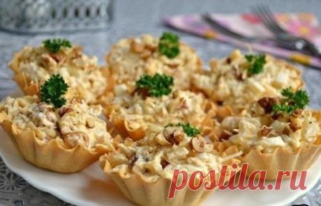 САЛАТ С КУРИЦЕЙ И АНАНАСОМ 

ИНГРЕДИЕНТЫ:
● Филе куриное (отварное) — 200 г;
● Ананас консервированный — 200 г;
Показать полностью…