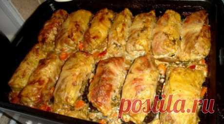 Угостили в первый раз меня этими голубцами в Закарпатье Вкуснее всего голубцы получаются по закарпатскому рецепту. Попробуй, тебе тоже понравятся! Ингредиенты Капуста белокочанная 3 кг Свинина 1 кг Смалец 150 г Сметана 130 г Томатная паста 30...
