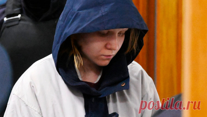 Прокуратура потребовала арестовать укрывателя Дарьи Треповой. Для Дмитрия Касинцева, укрывавшего у себя Дарью Трепову, гособвинение потребовало год и 10 месяцев общего режима. Об этом сообщила "Фонтанка", которая ведет трансляцию из зала суда. Заседание проходит в военном суде ...