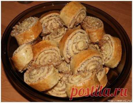 Рулетики с ореховой начинкой.