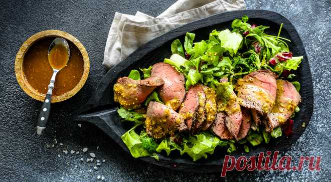 Говяжья вырезка из лопатки, запеченная при низкой температуре. Говяжья вырезка из лопатки, или «маленькая вырезка», как ее называют французские повара – одна из лучших частей туши. Она находится под лопаточной костью и имеет аккуратную вытянутую форму, очень ...