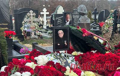 Всеволода Шиловского похоронили на Троекуровском кладбище. Он умер в возрасте 87 лет